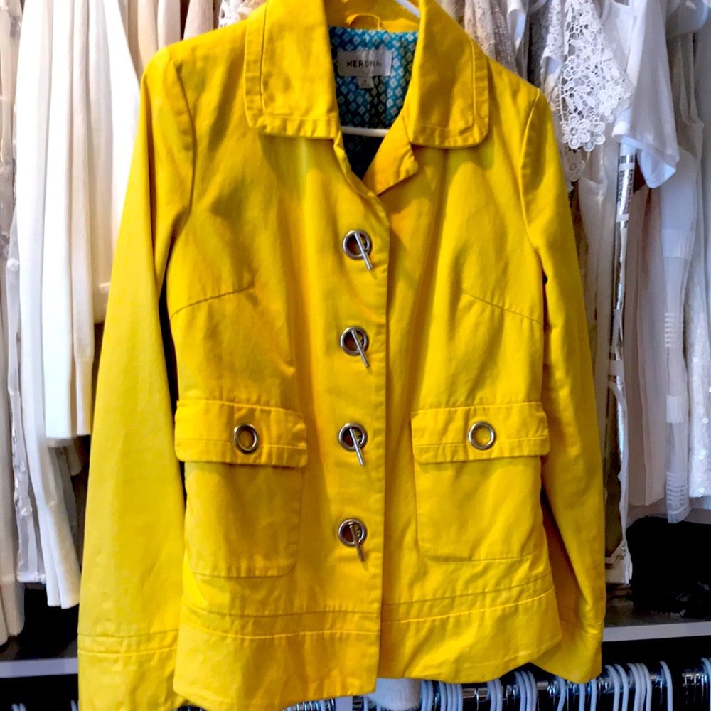 Fully lined yellow jacket, size S